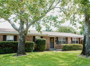 728 E Hollywood Blvd, Mary Esther, FL 32569