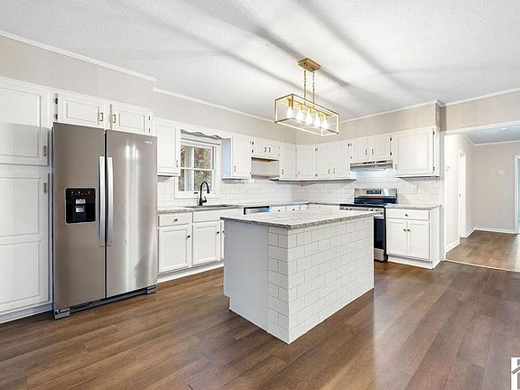 3rd image of 1409 Hc Mathis Dr