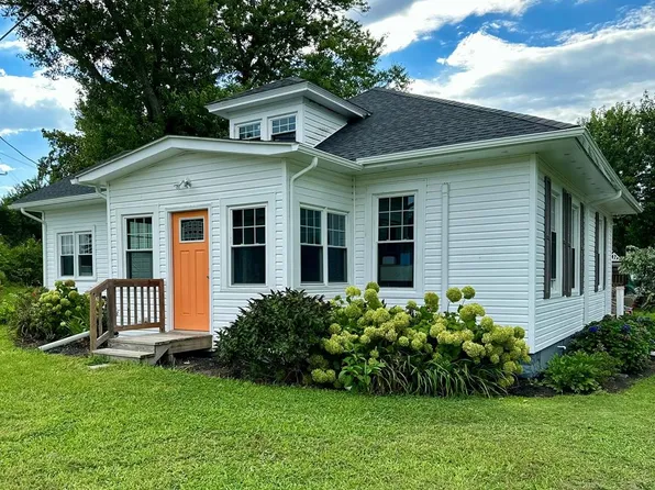 23673 Front St, Accomac, VA 23301