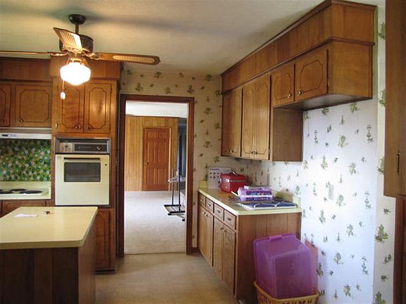 5th image of 399 S Alexander Dr