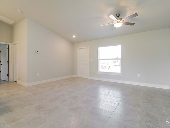 4th image of 5011 Beecher St