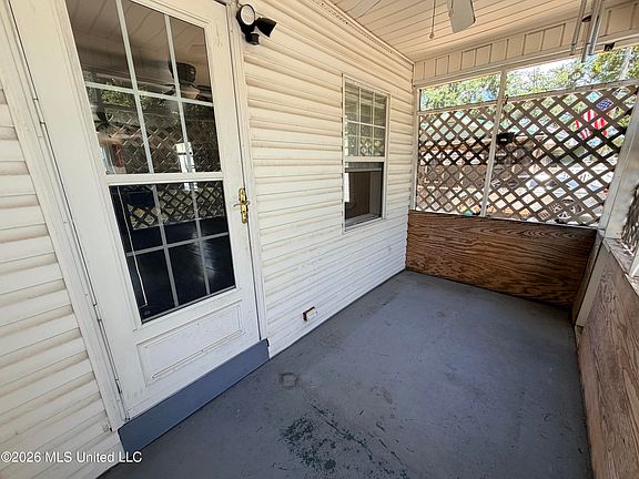 4th image of 243 Elmer St