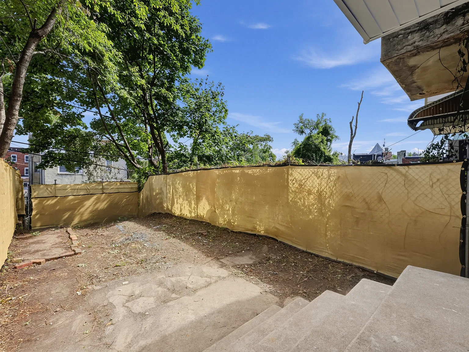 3 bed, 1230 sqft, $1,990 — Photo 3