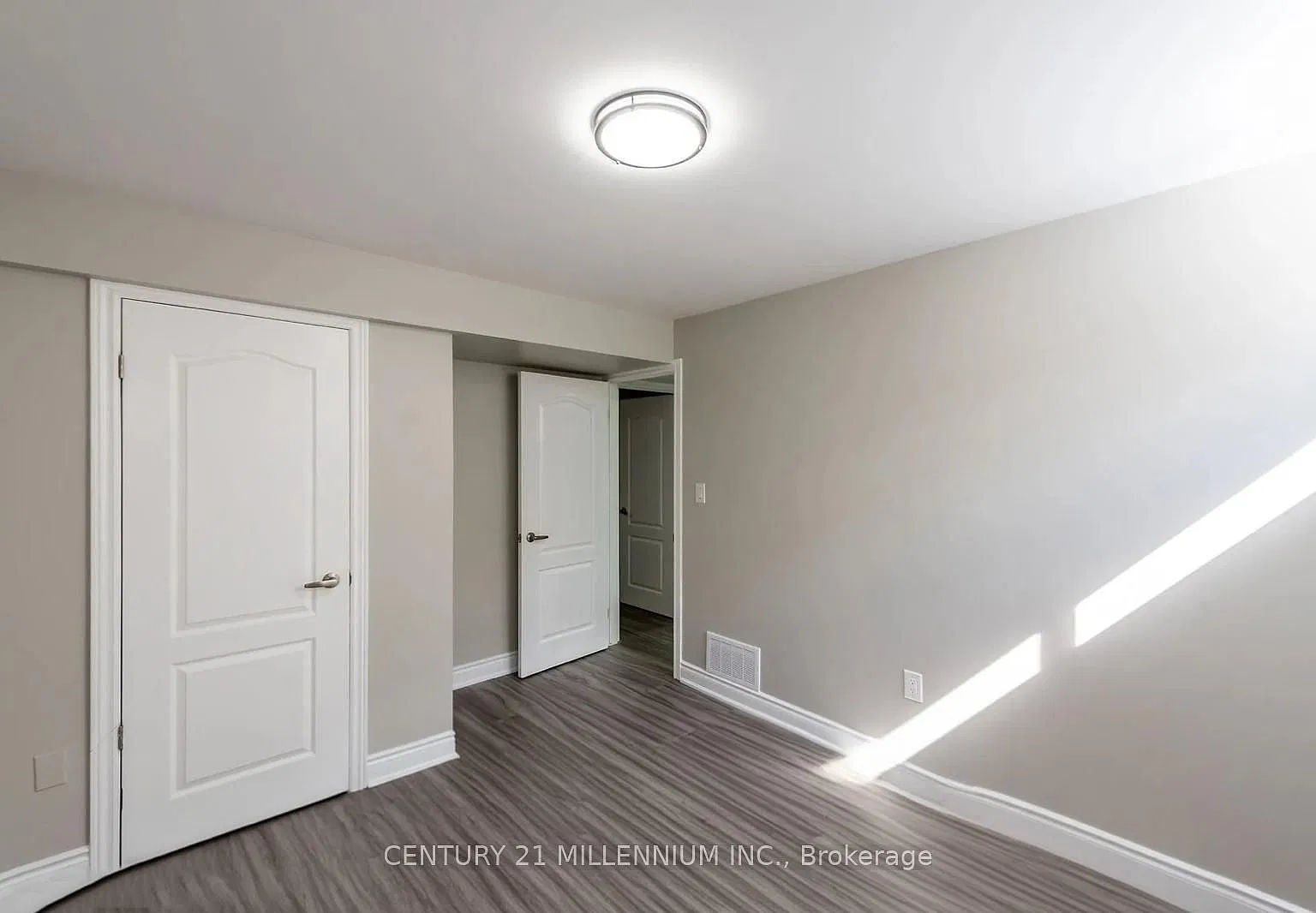 3 bed, $2,100 — Photo 4