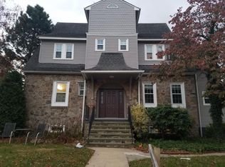 300 Windsor Ave APT 2, Narberth, PA 19072