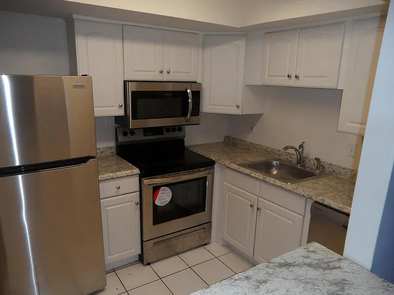1814 Yardley Cmns #1814U — Photo 2