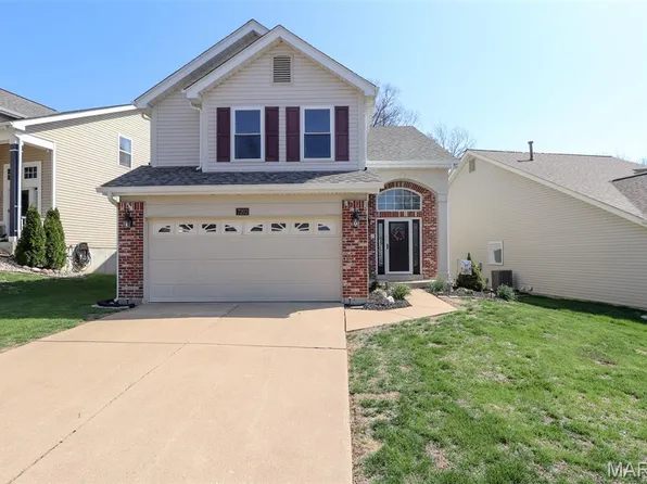 7202 Tournament Dr, Saint Louis, MO 63129