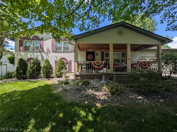 466 Wendemere Dr, Hubbard, OH 44425