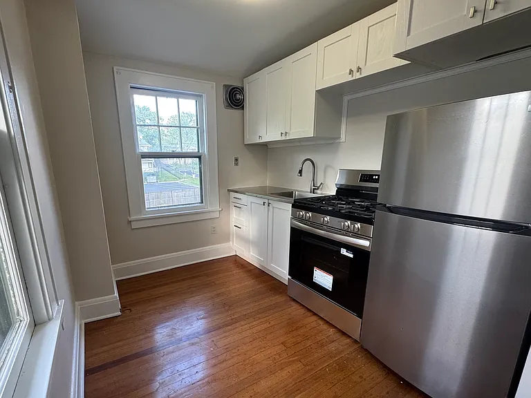 569 Trinity Pl #2 — Photo 12