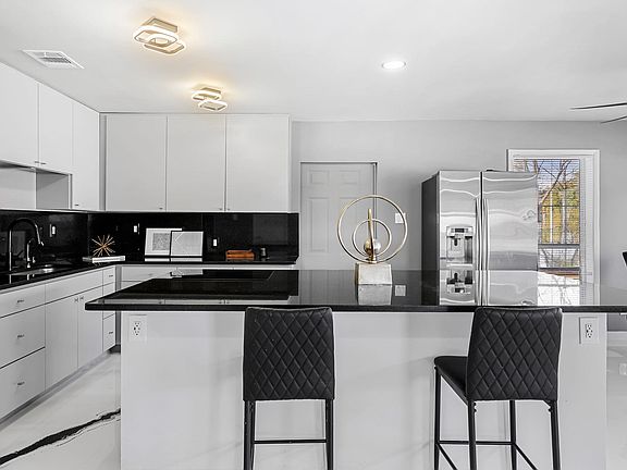 4th image of 2201 Teri Rd