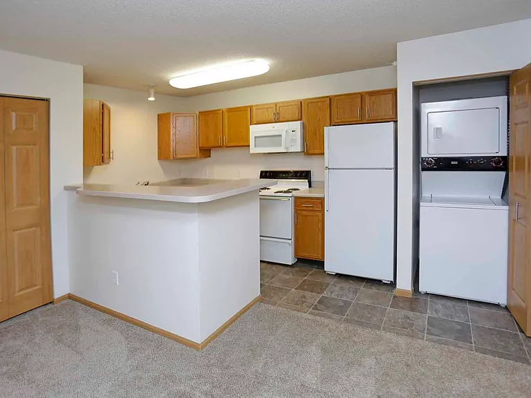 Promenade Oaks Apartments — Photo 19