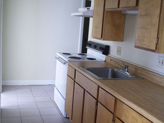4th image of 291 Spring St APT 4