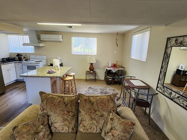 2062 E Susan Way — Photo 4