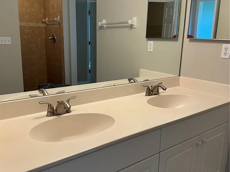 3716 SW 15th Pl — Photo 13