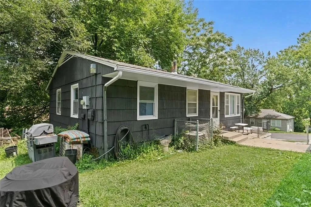 2204 South Cedar Avenue - 1 — Photo 2