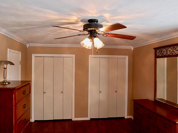 3rd image of 310 Eaton St