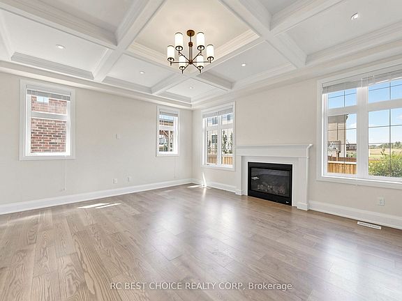 5th image of 10 Ridgepoint Rd