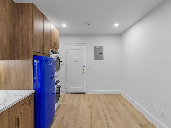 3rd image of 82-86 W Washington Pl #2A