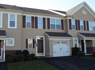 2 Creek View Ct, Telford, PA 18969