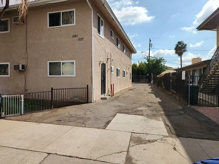 1131 E Lexington Ave — Photo 11