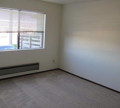5th image of 209 N McPherson St APT 3