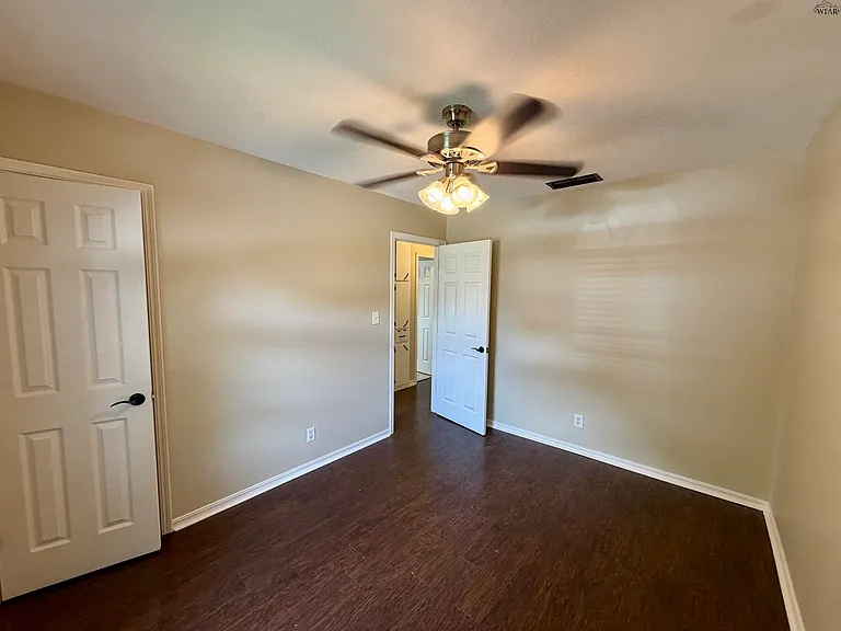 5201 Tower Dr — Photo 13