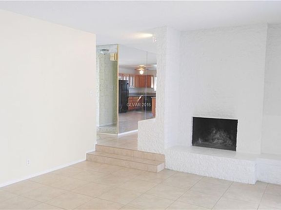 4th image of 1724 Ivanhoe Way #0