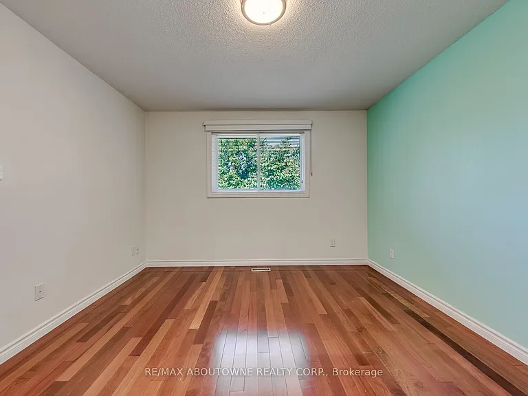 1124 Notley Cres — Photo 29