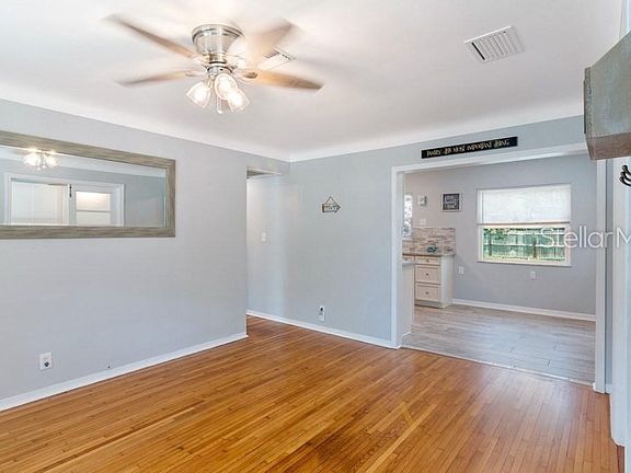 4th image of 859 53rd Ave N