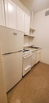 Rented by Manhattan Best Realty, Inc. | media 15