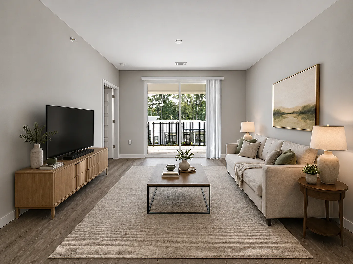 Everly on 401 — Photo 2