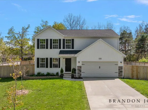 13748 Deer Creek Dr, South Haven, MI 49090