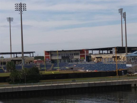 5th image of 401 Port Royal Way