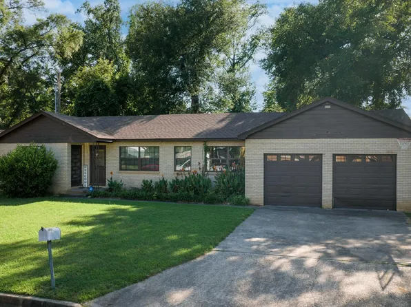 107 Peterson Pl, Longview, TX 75602