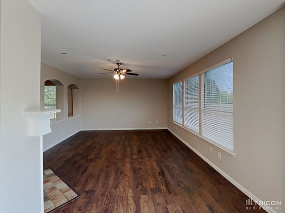 2nd image of 4601 Summer Oaks Ln