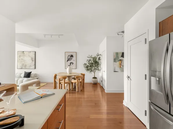 343 4th Avenue image 7 of 24