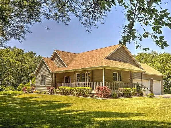 1755 Twist Rd, Franklin Grove, IL 61031