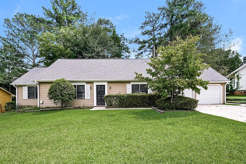 3 bed, 2.0 bath, 1536 sqft, $2,280 — Photo 1