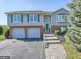 33 Circle Dr, Glen Rock, PA 17327