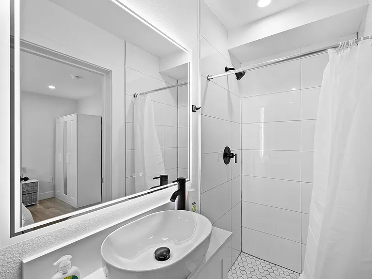 5401 Carlin St — Photo 16