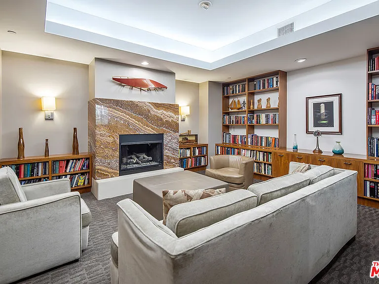 13650 Marina Pointe Dr #905 — Photo 43