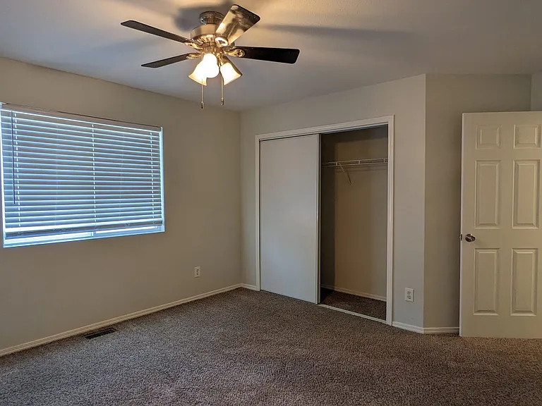5444 Hicks Dr — Photo 10