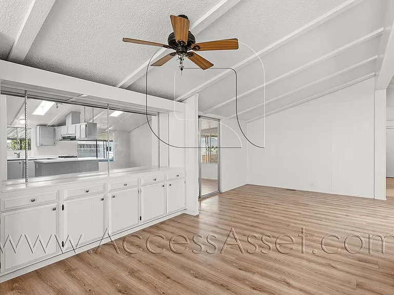 1360 Cabrillo Dr — Photo 12