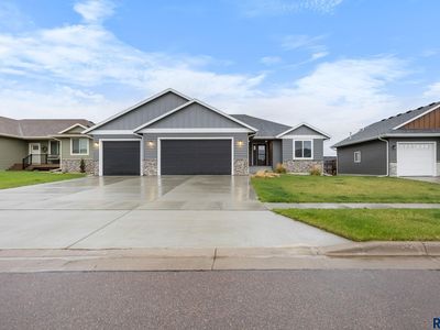 3816 S Home Plate Ave, Sioux Falls, SD, 57110