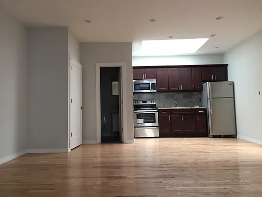 Rented by Bedford Realty USA Corp | media 14