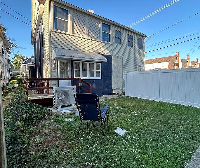 588 E King St — Photo 20