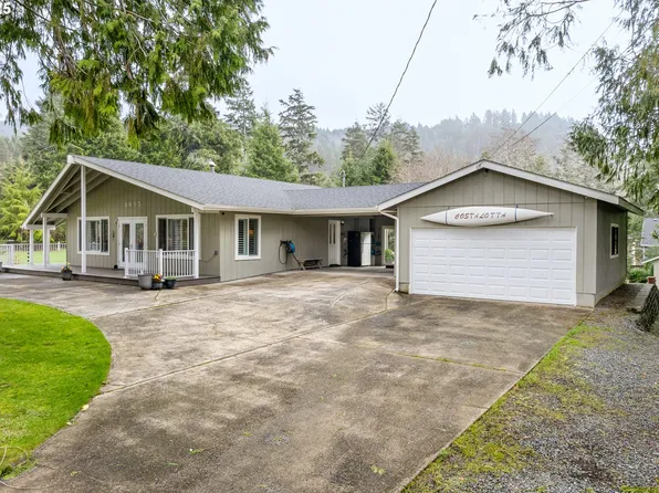 8615 S Victoria Ave, Rockaway Beach, OR 97136