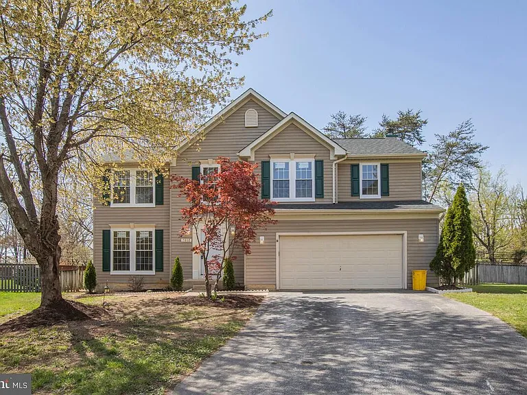 7802 Shallowbrook Ct — Photo 1