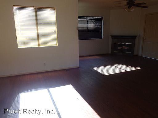 2nd image of 2115 Abbott St