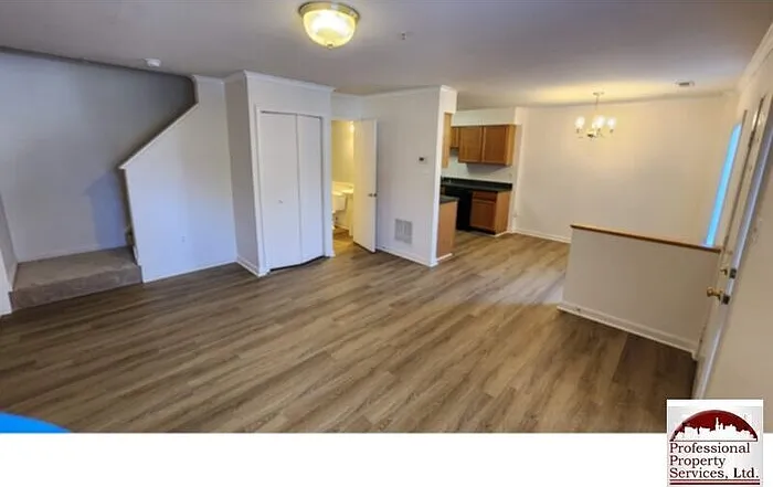 3 bed, 2.5 bath, 1518 sqft, $2,100 — Photo 2